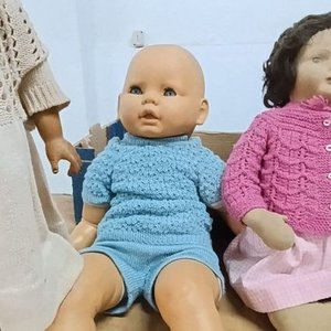 Lote de 4 Muñecos Antiguos con Ropas Tejidas a Mano - imagen 5