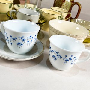 Lote de Vajilla y Artículos de Cocina: Tazas, Platos, Portavelas y Más - imagen 2