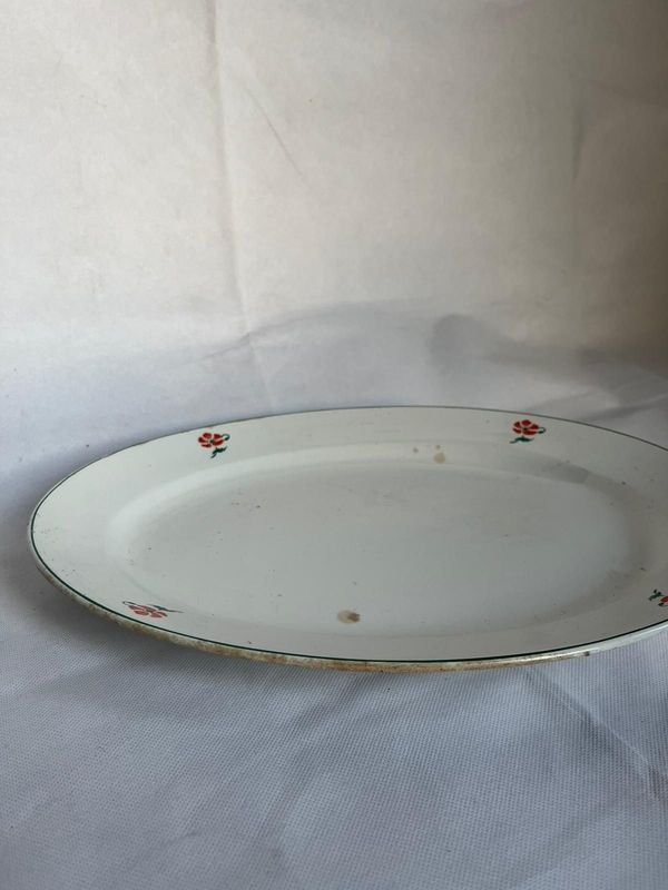 Plato de porcelana italiana con detalles decorativos - imagen 3
