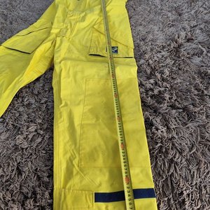 Conjunto Impermeable Wetskins Comfort Zone: Chaqueta con Capucha y Pantalón Jardinero Amarillo - imagen 15