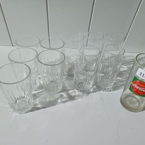 Lote siguiente: Lote de 11 Vasos de Vidrio Transparentes con Diseño