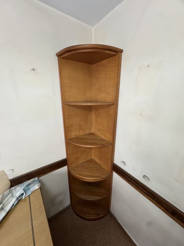 Estante esquinero de diseño curvo - imagen 6