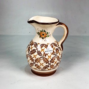 Jarra de Porcelana Esmaltada Marrón y Blanca con Diseño Floral - 19 cm - imagen 2