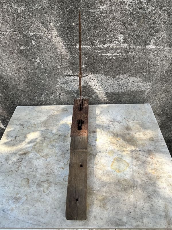 Encorchadora de hierro y madera para uso en la construcción - imagen 5