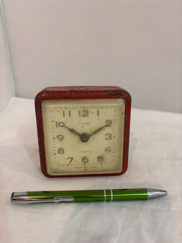 Reloj despertador soviético - imagen 2