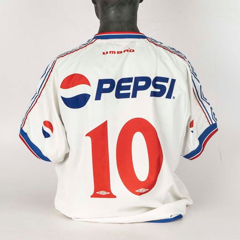 Camiseta de Nacional oficial de tienda marca UMBRO N°10 modelo utilizado en los años 2001/02 - imagen 2