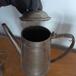 Lote de Jarritas y Cafeteras Metálicas Antiguas - imagen 7
