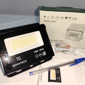 Foco LED Solar Recargable 10W IP65 Nuevo en Caja - imagen 2