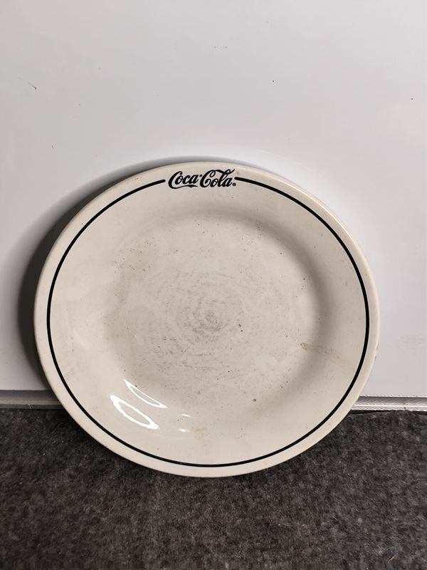 Plato y Lata Decorativa Coca-Cola