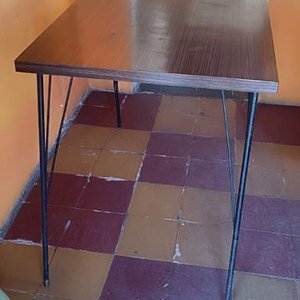 Mesa Rectangular Moderna con Patas Metálicas - imagen 3