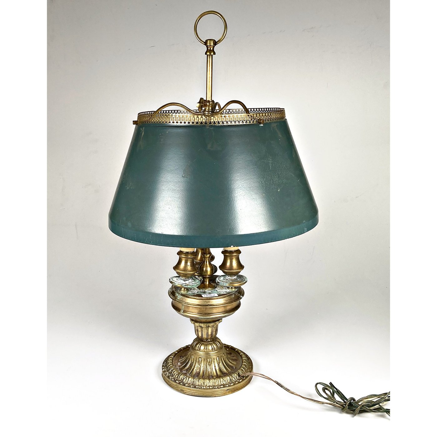 Lámpara de Bronce con Pantallas Verdes de Chapa - Altura 64 cm