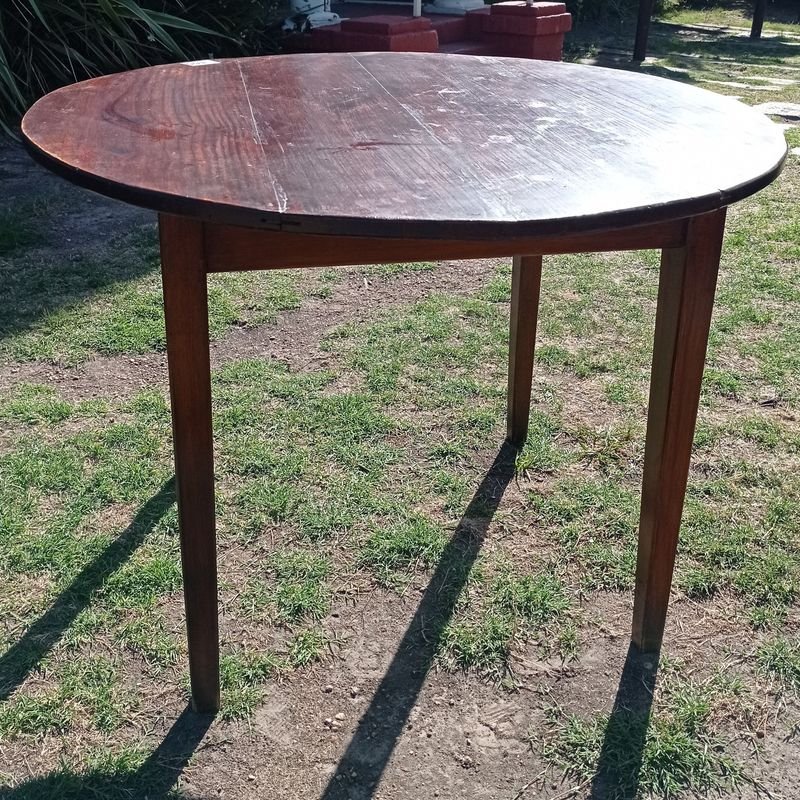 Mesa circular en madera de excelente calidad - imagen 3