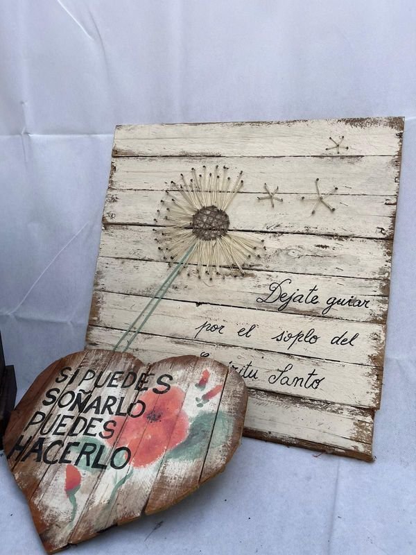 Cuadros decorativos y paraguero en madera - imagen 1