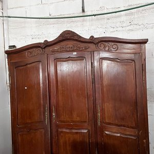 Lote anterior: Ropero Antiguo de Madera Maciza con 3 Puertas y Espejo