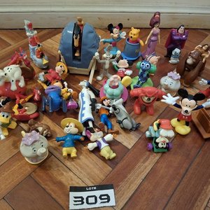 Lote siguiente: Colección de Juguetes de Personajes Disney y Otros