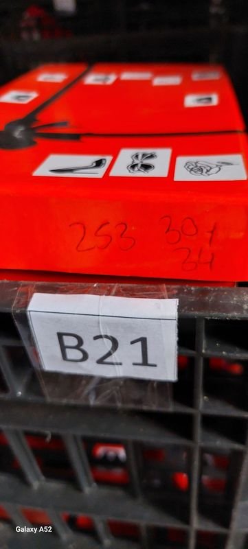 Calzado B21-2 Talle 30-34: Ropa y Accesorios - imagen 4