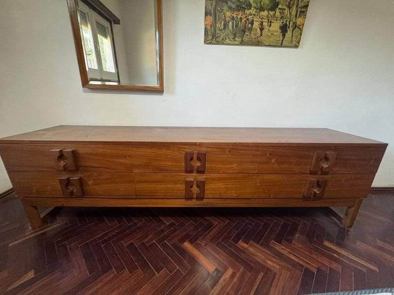 Lote anterior: Cajonera horizontal de madera Mid-century de excelente calidad