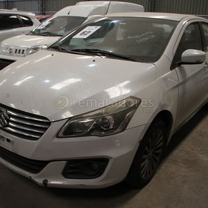 Suzuki Ciaz Blanco con Daños Traseros - imagen 1