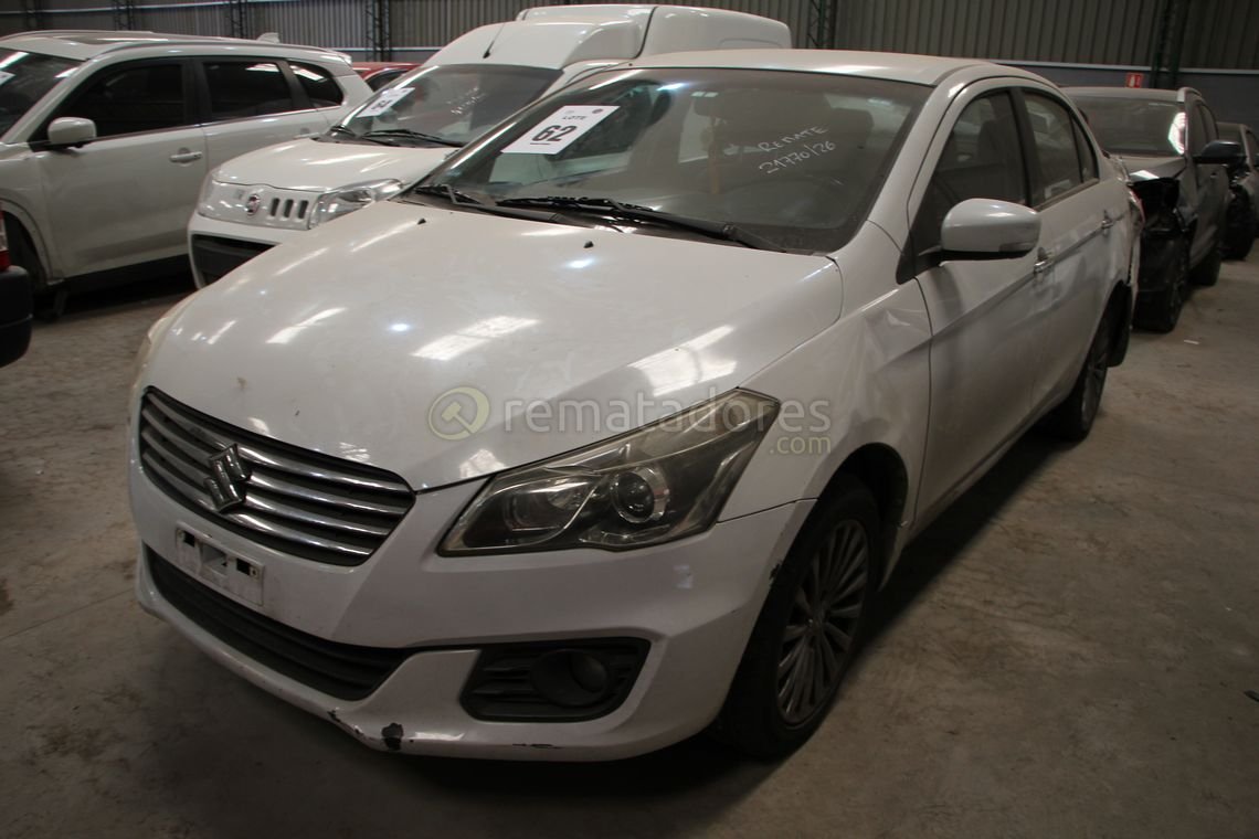 Suzuki Ciaz Blanco con Daños Traseros