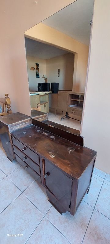 Item 900857 - Image 2