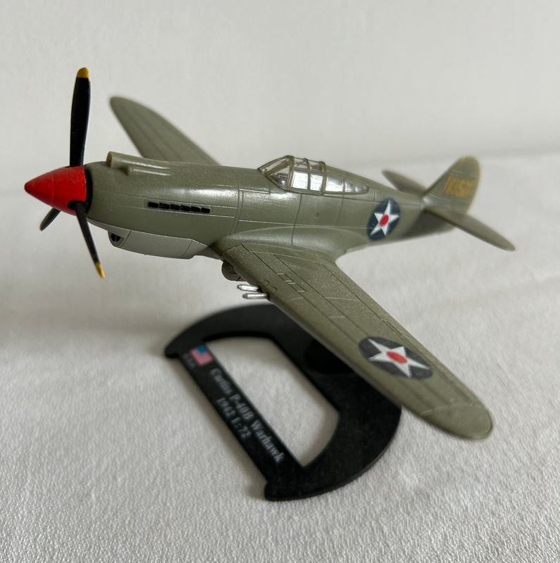Avión a Escala Curtiss P-40B Warhawk Die-Cast 1:72
