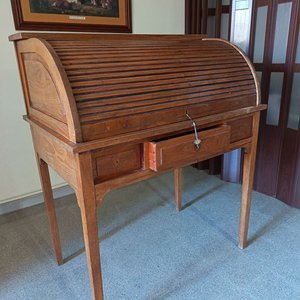 Lote siguiente: Antiguo Escritorio Secreter con Cortina Enrollar y Cajones
