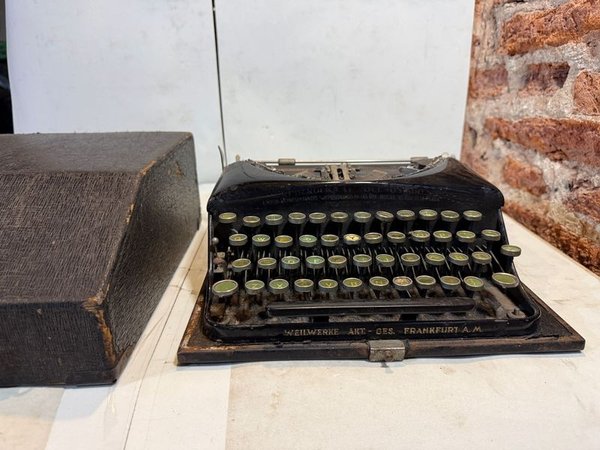 Antigua máquina de escribir Alemana marca Weilwerke - imagen 3