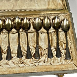 Estuche con 12 Cucharitas de Té Metálicas Estilo Art Decó - imagen 4