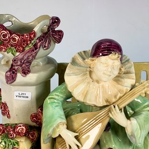 Centro de cerámica con florero y figura de trovador músico - imagen 4