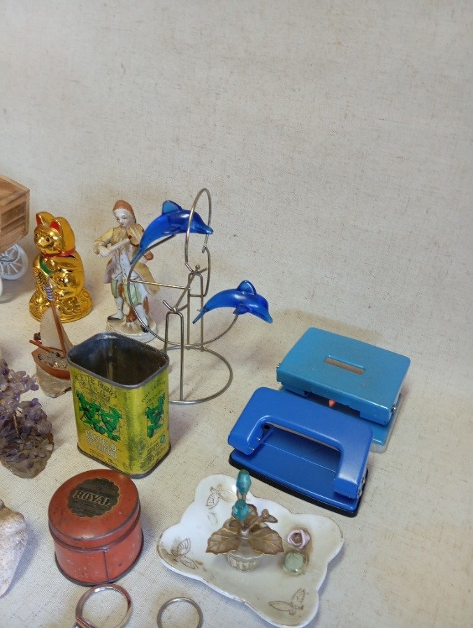 Colección de caracoles y objetos variados - imagen 6