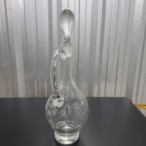 Decantador de Cristal Transparente con Grabados Florales y Tapón - imagen 2