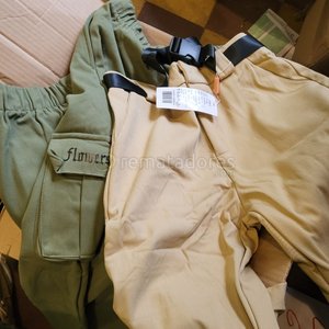 Lote siguiente: Pantalones Cargo de Algodón Color Beige y Verde Militar