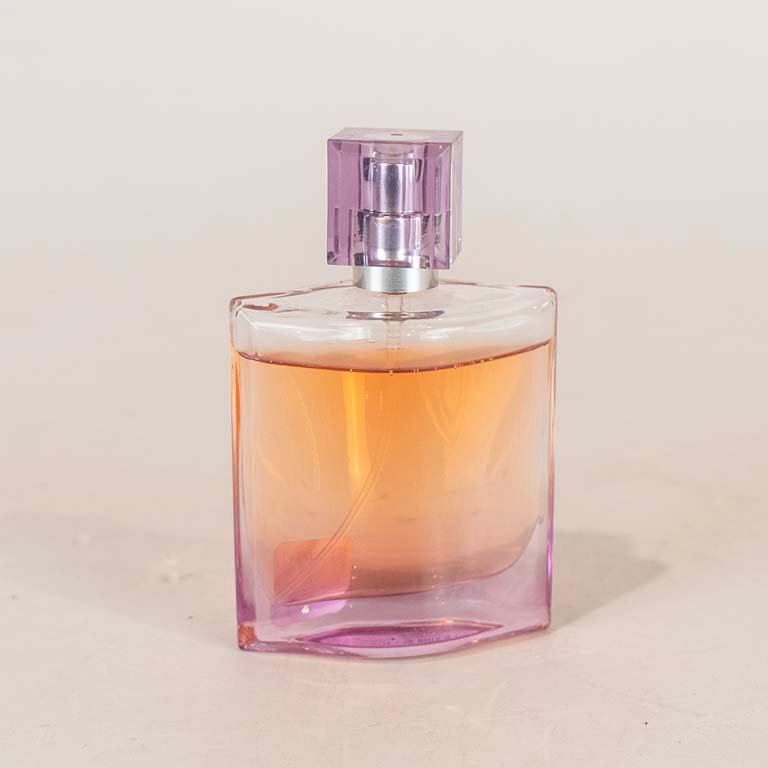 Lote siguiente: Perfume con faltante 100 ml.
