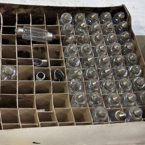 Lote de Lámparas, Portalámparas y Fusibles Varios - imagen 5