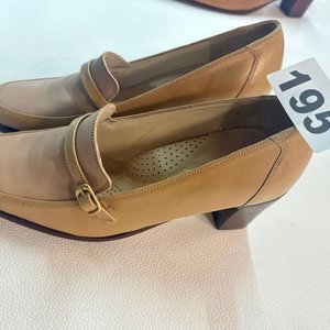Lote de 5 Pares de Zapatos de Cuero para Mujer - Talle 36 - imagen 4