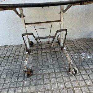 Par de Mesas Plegables con Alas y Ruedas - imagen 4