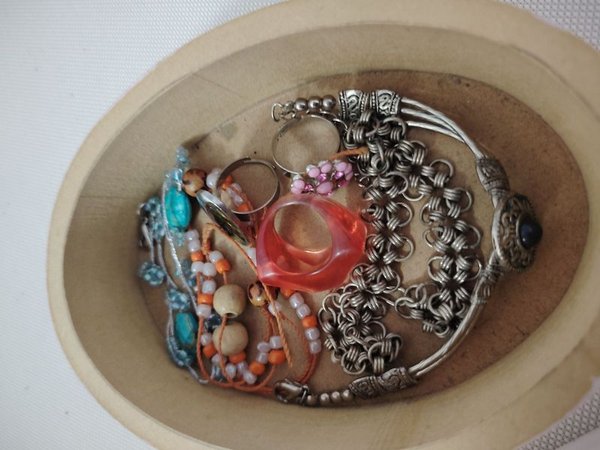 Cofre de madera con joyas y accesorios de excelente calidad - imagen 2