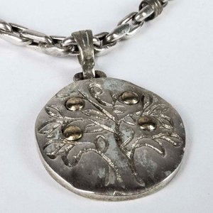 Cadena y Colgante de Plata y Oro con Diseño de Árbol - imagen 2