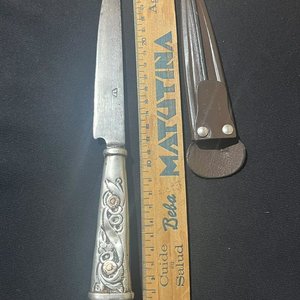Cuchillo Cauterucho Antiguo con Cabo de Plata y Oro, Vaina Incluida - imagen 1