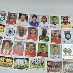 Figuritas Panini Mundial Sudáfrica 2010 - Lote de 28 unidades - imagen 3