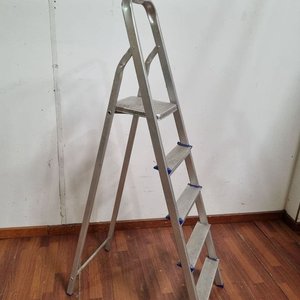 Escalera Plegable con Plataforma SBA - Aluminio Plateado 110 cm - imagen 2