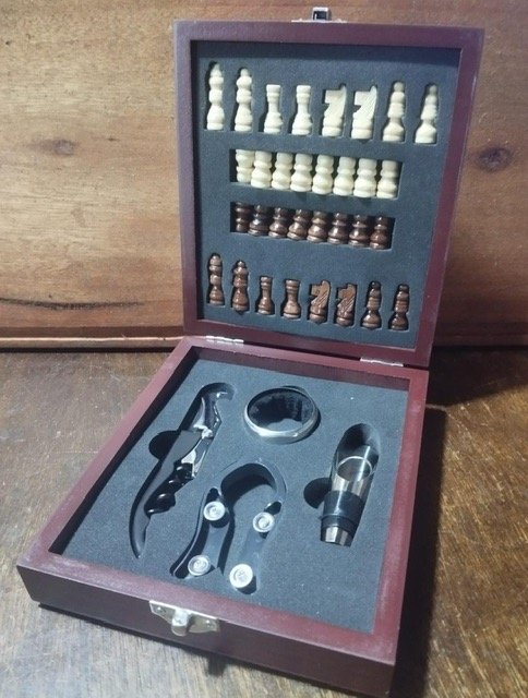 Lote anterior: Juego de vino con ajedrez - Un regalo único