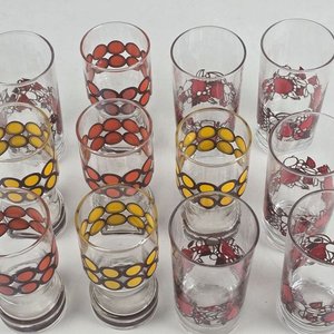 Lote de 12 Vasos Vintage con Diseños de Círculos y Frutas - imagen 4