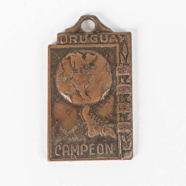 Lote anterior: Medalla de cobre - Uruguay Campeón 1924-1928-1930-1950