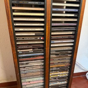 Organizador de CDs en Madera con Gran Cantidad de Música Variada - imagen 5