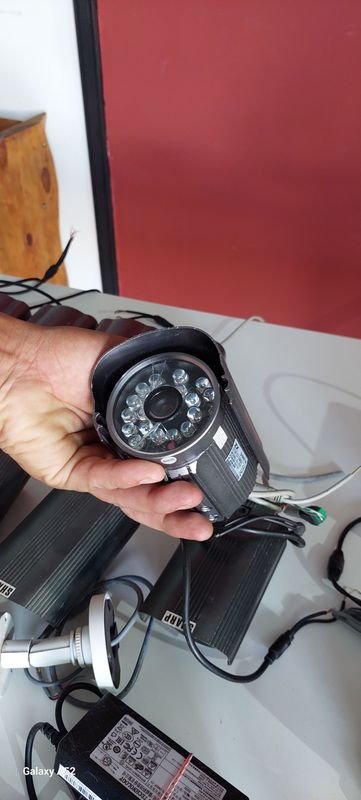 Gran lote de cámaras de seguridad y cables - imagen 14