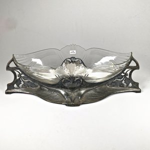 Lote siguiente: Centro de Mesa Art Nouveau WMF con Depósito de Cristal Tallado