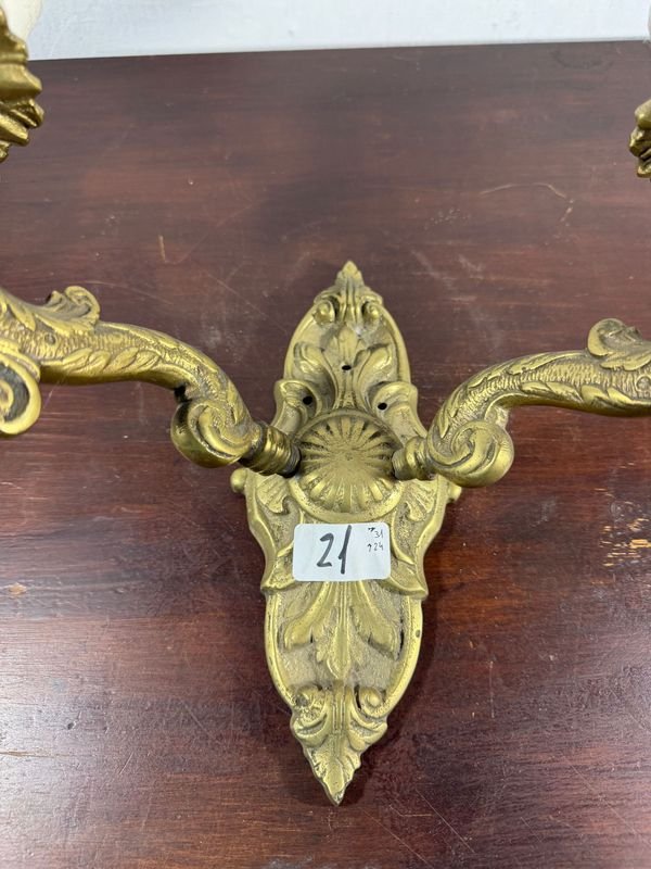 Aplique de luz labrado en bronce - Detalles y características - imagen 1