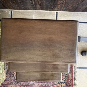 Juego de 3 mesas nido de madera con patas torneadas - imagen 3