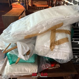 Lote de Telas, Perchas y Tabla de Planchar para Restaurar - imagen 2